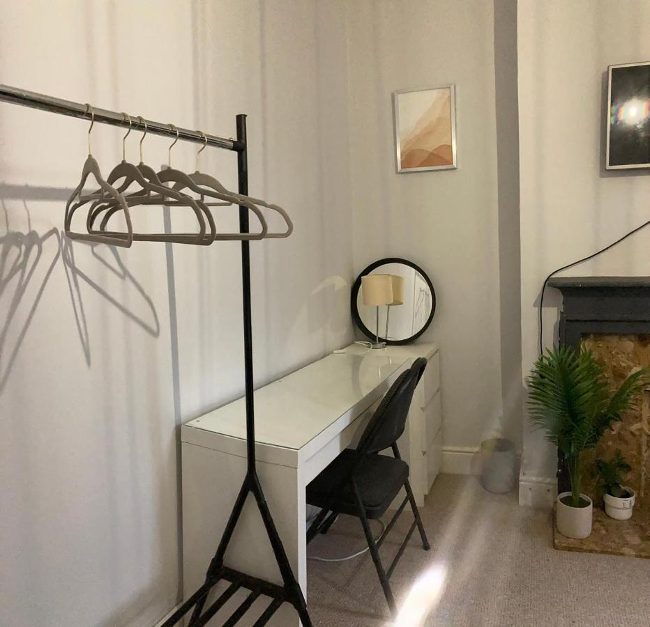 Cozy Private Room ลอนดอน ภายนอก รูปภาพ